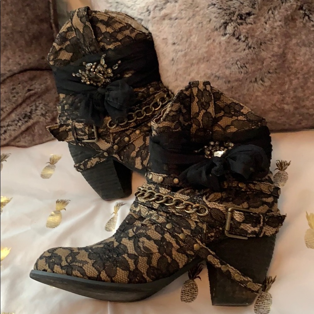 Black lace covered fun boots size 8 like new